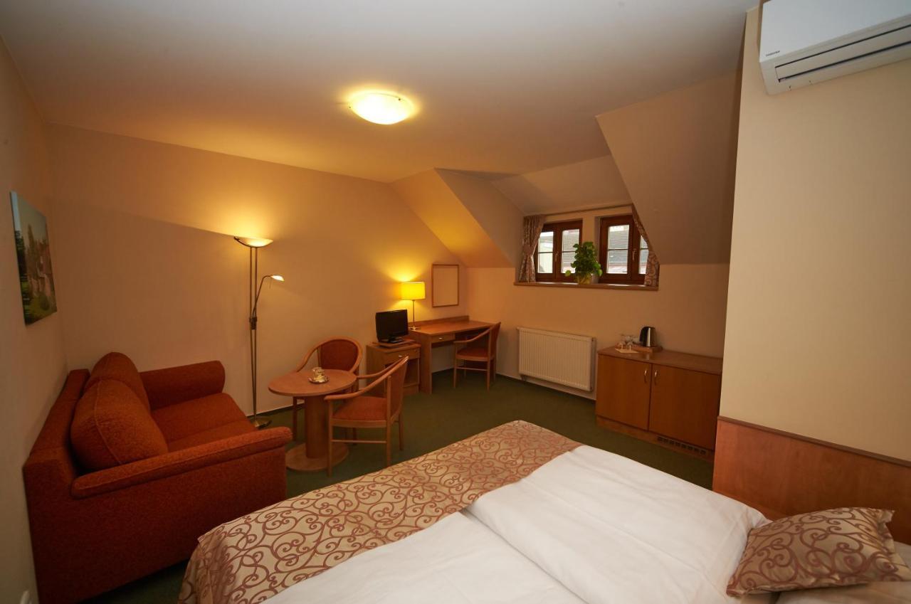 Hotel Bily Jednorozec Třeboň Eksteriør bilde