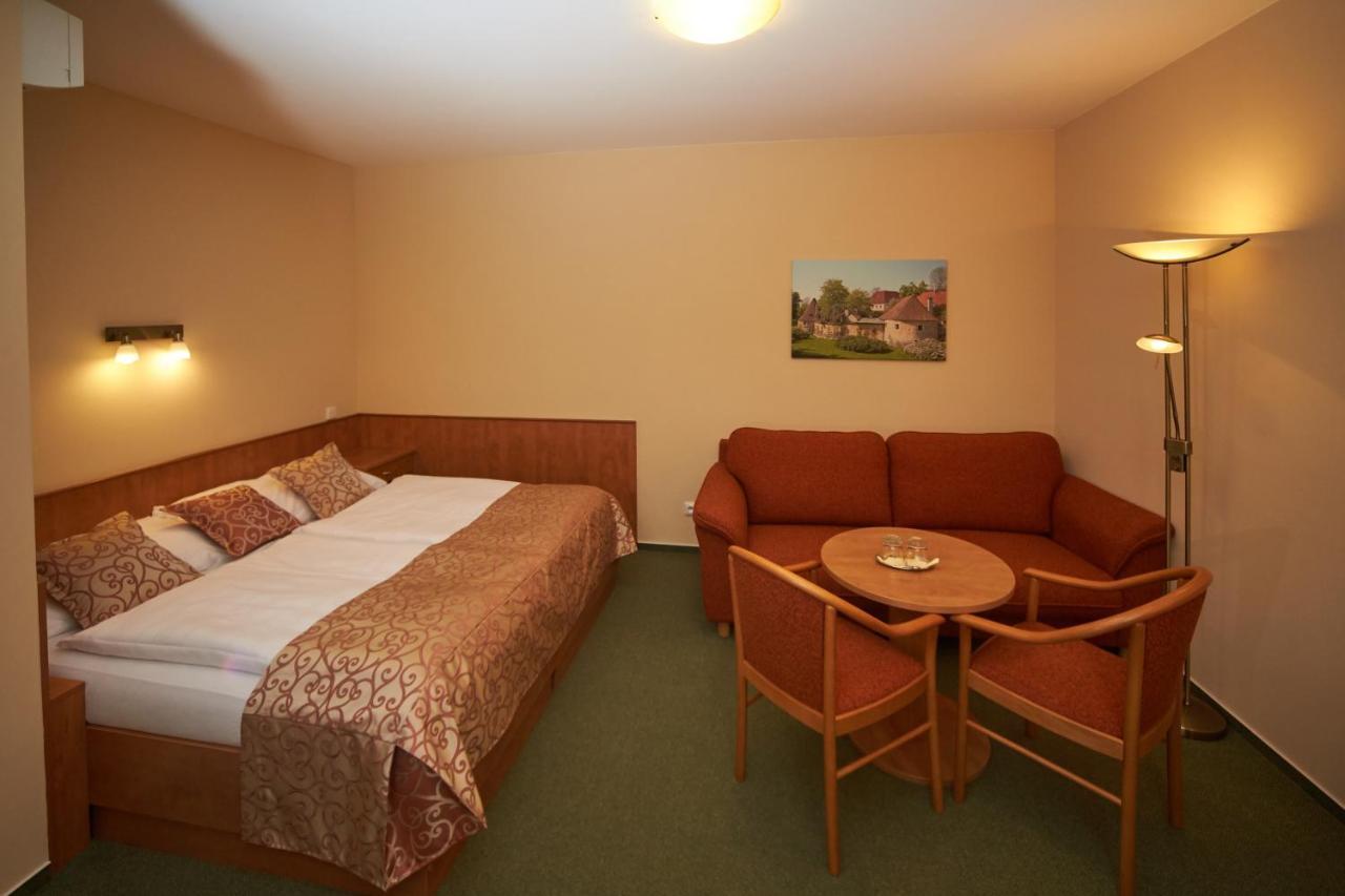 Hotel Bily Jednorozec Třeboň Eksteriør bilde
