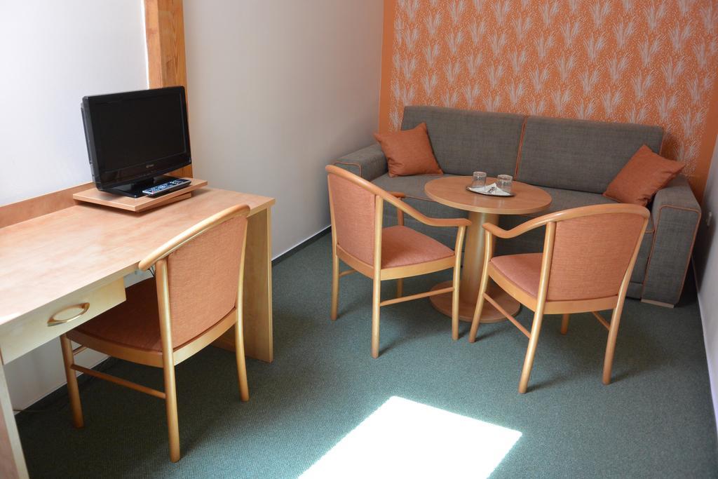 Hotel Bily Jednorozec Třeboň Eksteriør bilde