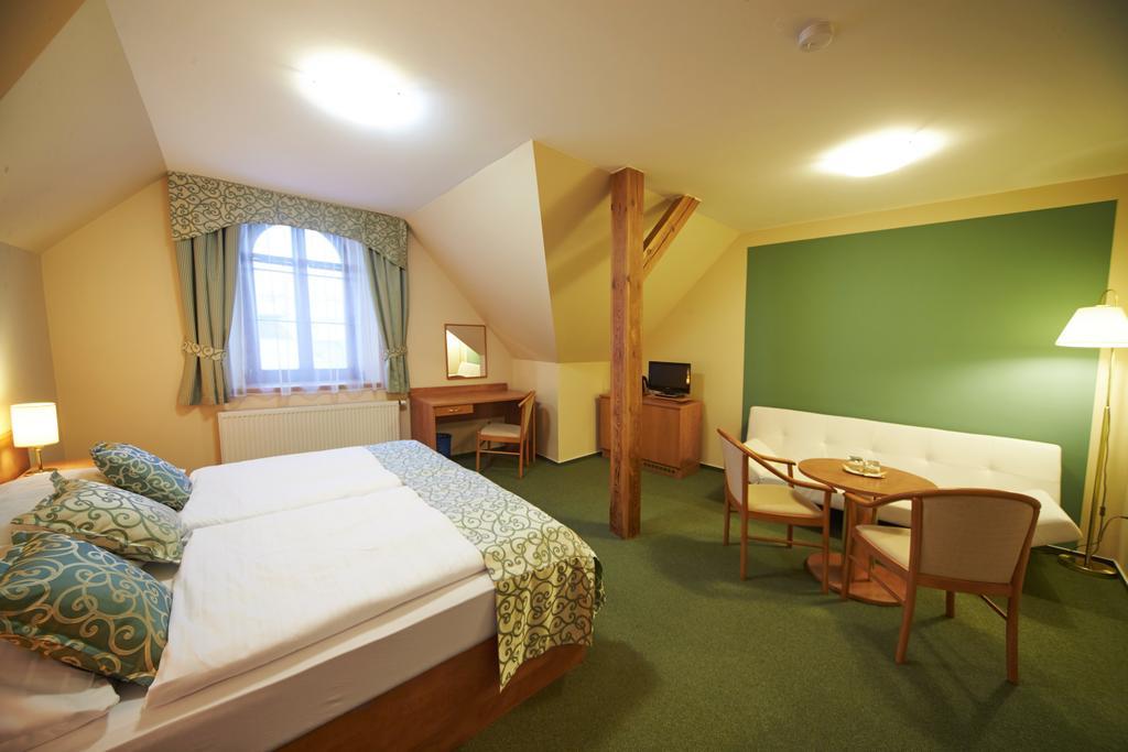 Hotel Bily Jednorozec Třeboň Eksteriør bilde